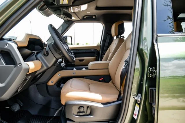 2026 Land Rover Defender 110 X-Dynamic SE 4D Sport Utility Green - Image 3