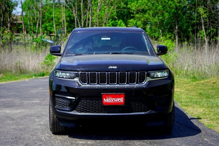2026 Jeep Grand Cherokee - Image 3