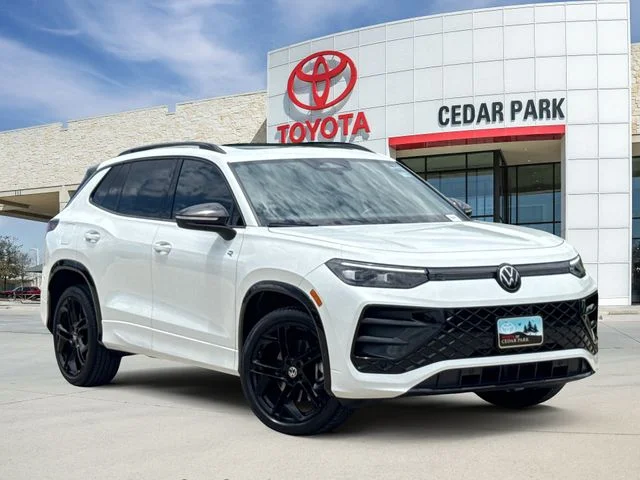 2025 Volkswagen Tiguan - Image 1