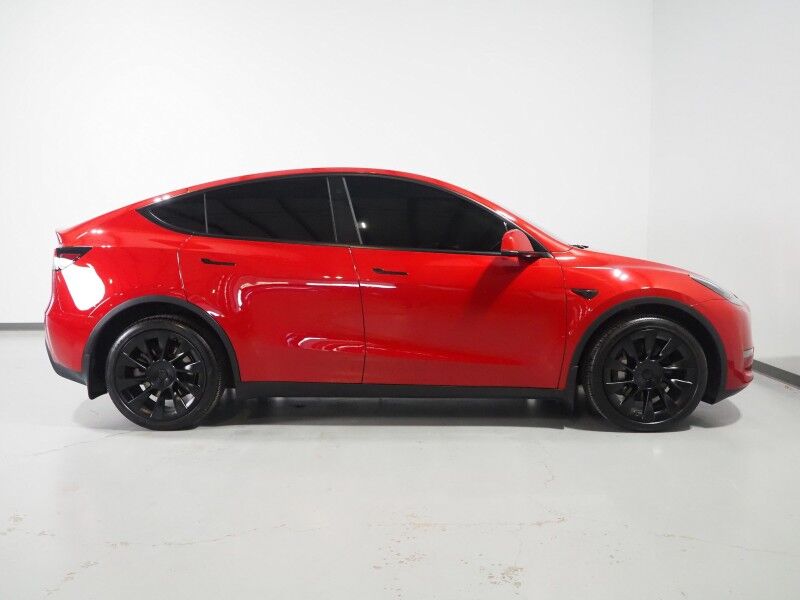 2023 Tesla Model Y - Image 2