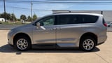 2017 Chrysler Pacifica - Preview 6