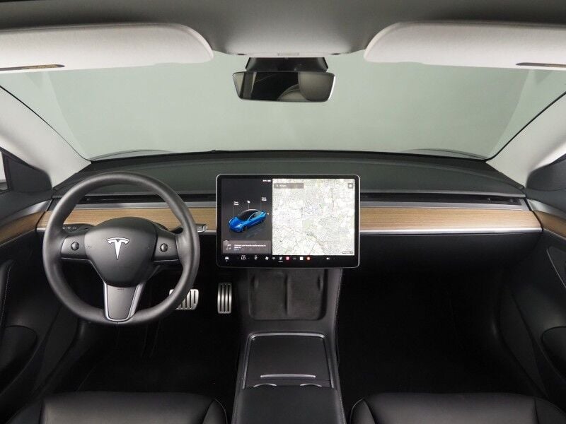 2023 Tesla Model 3 Performance AWD - Image 3