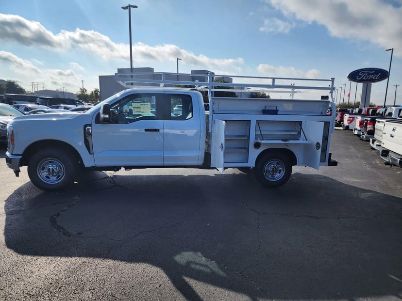 2026 Ford F-250 - Image 2