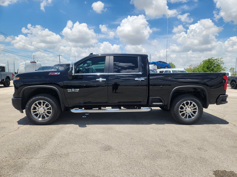 2026 Chevrolet Silverado 2500 HD - Image 2