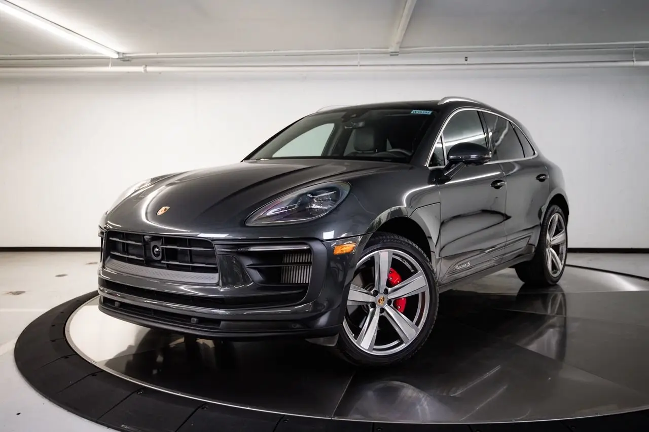 2026 Porsche Macan - Image 1