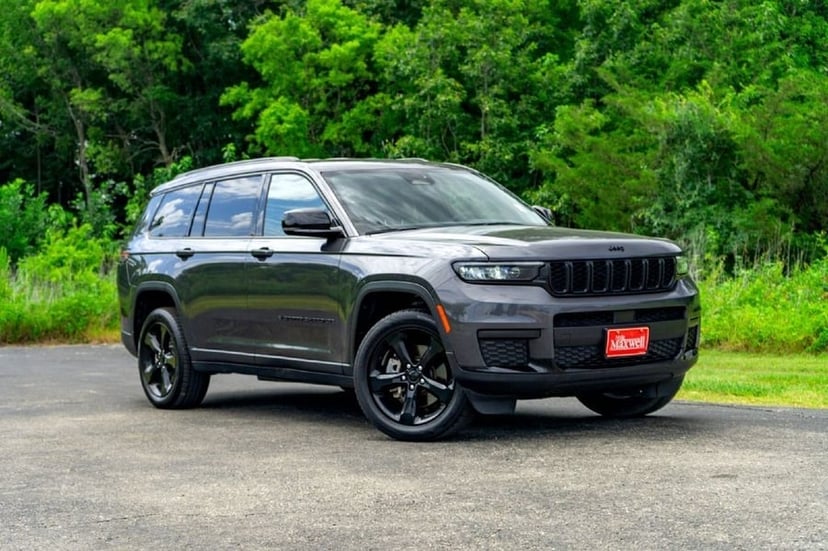 2023 Jeep Grand Cherokee L - Image 1
