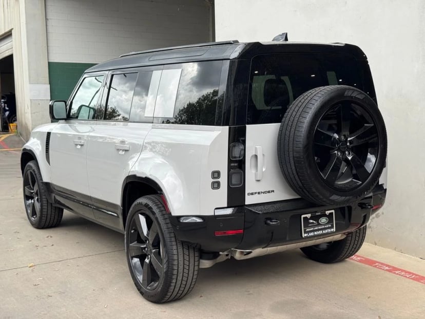 2026 Land Rover Defender - Image 3