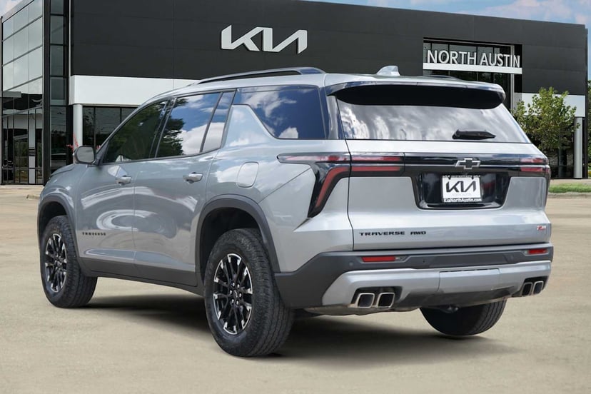 2024 Chevrolet Traverse - Image 3