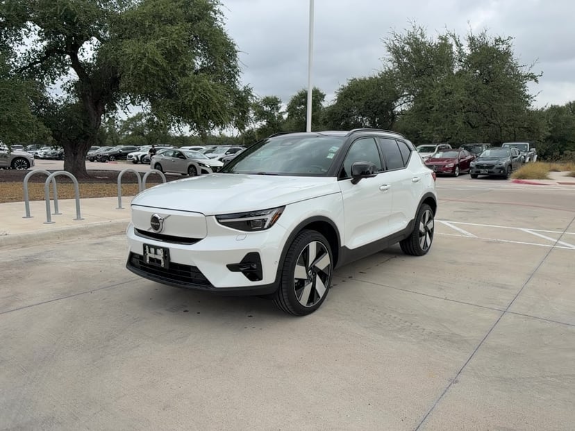 2023 Volvo XC40 Recharge - Image 1