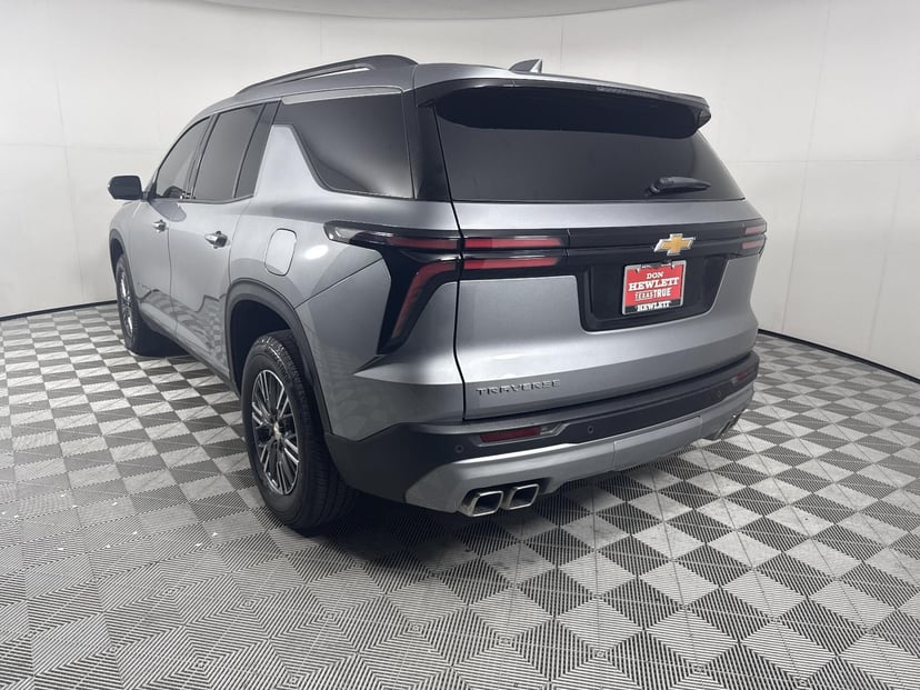 2025 Chevrolet Traverse - Image 3