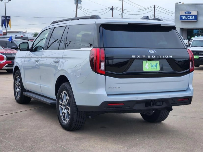 2026 Ford Expedition - Image 3