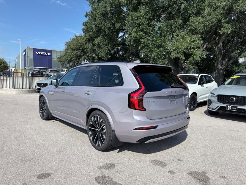 2026 Volvo XC90 - Image 3