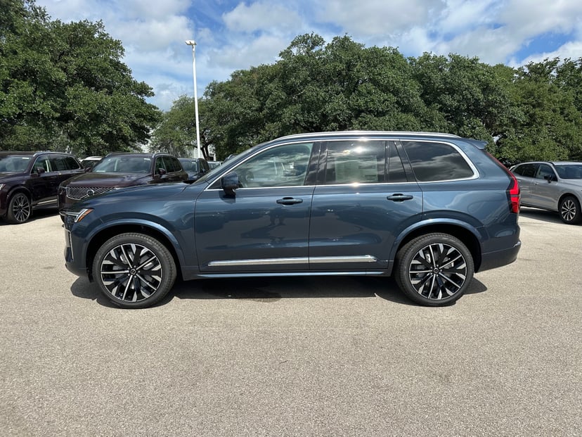 2026 Volvo XC90 - Image 2