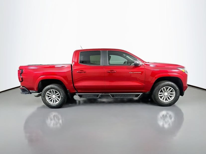 2024 Chevrolet Colorado - Image 2