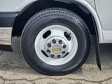 2016 Chevrolet Express Cutaway - Preview 10
