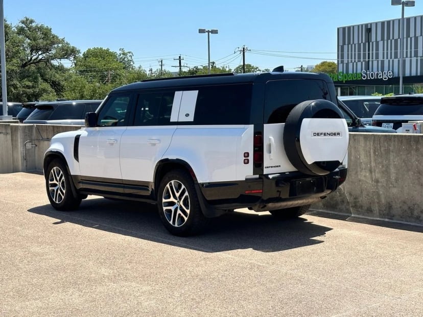 2024 Land Rover Defender - Image 2