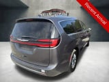 2021 Chrysler Pacifica - Preview 3