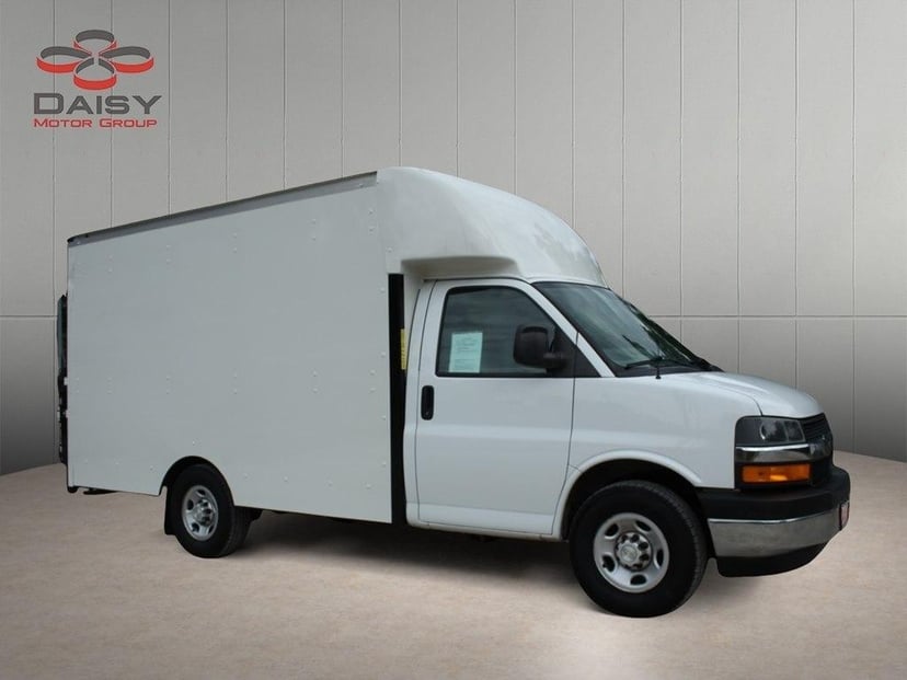 2019 Chevrolet Express Commercial Cutaway 3500 - Image 2