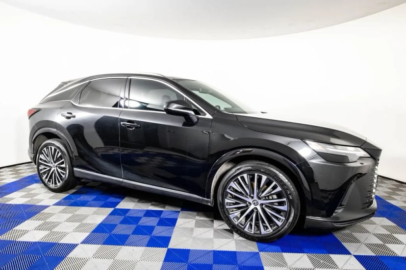 2023 Lexus RX - Image 2