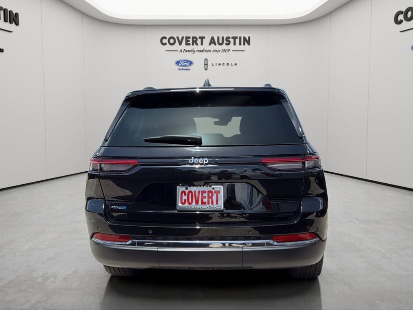 2023 Jeep Grand Cherokee - Image 3