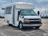 2016 Chevrolet Express Cutaway - Preview 3