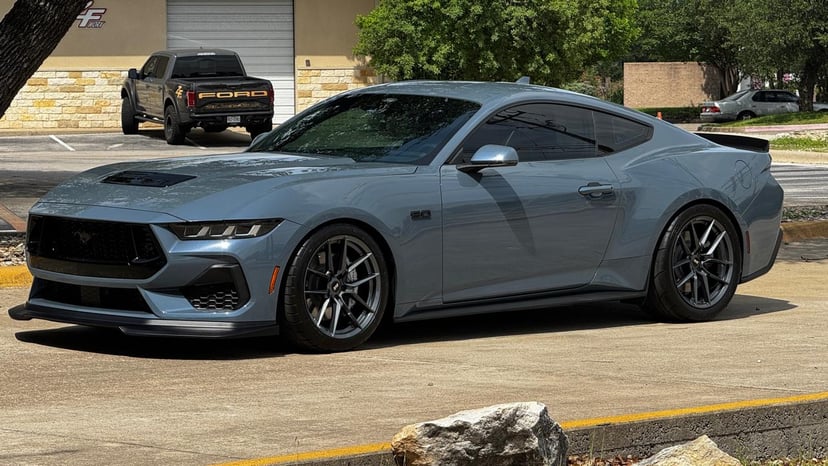 2025 Ford Mustang - Image 3