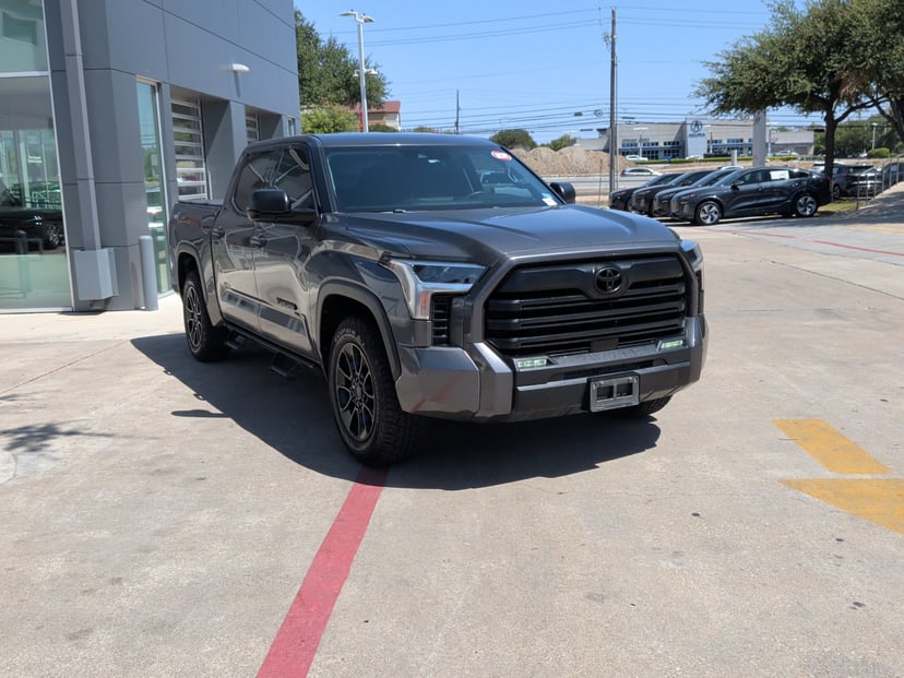 2022 Toyota Tundra - Image 1
