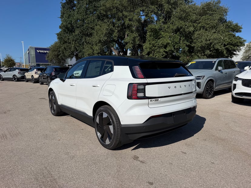 2026 Volvo EX30 - Image 3