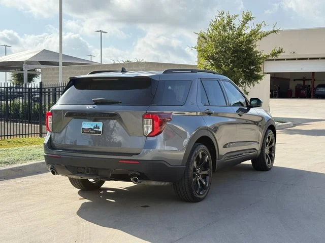 2023 Ford Explorer - Image 3