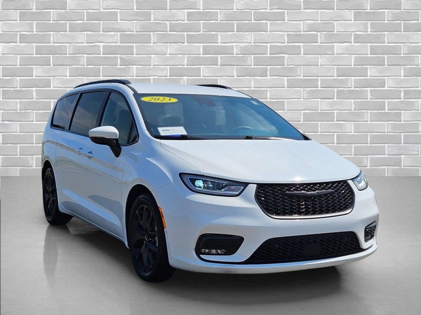 2023 Chrysler Pacifica - Image 1