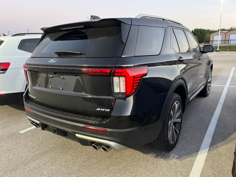 2025 Ford Explorer - Image 3