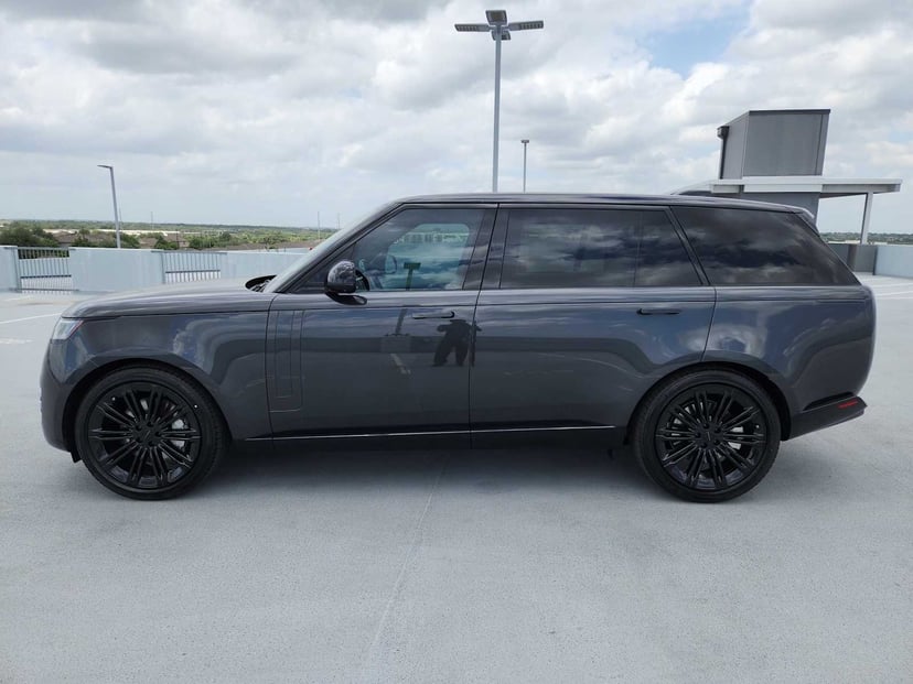 2026 Land Rover Range Rover - Image 2
