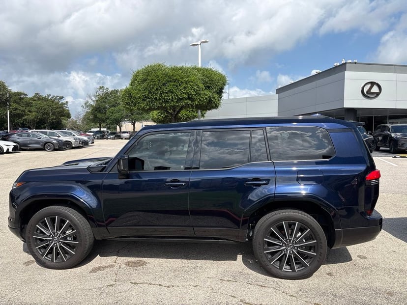 2025 Lexus GX - Image 1