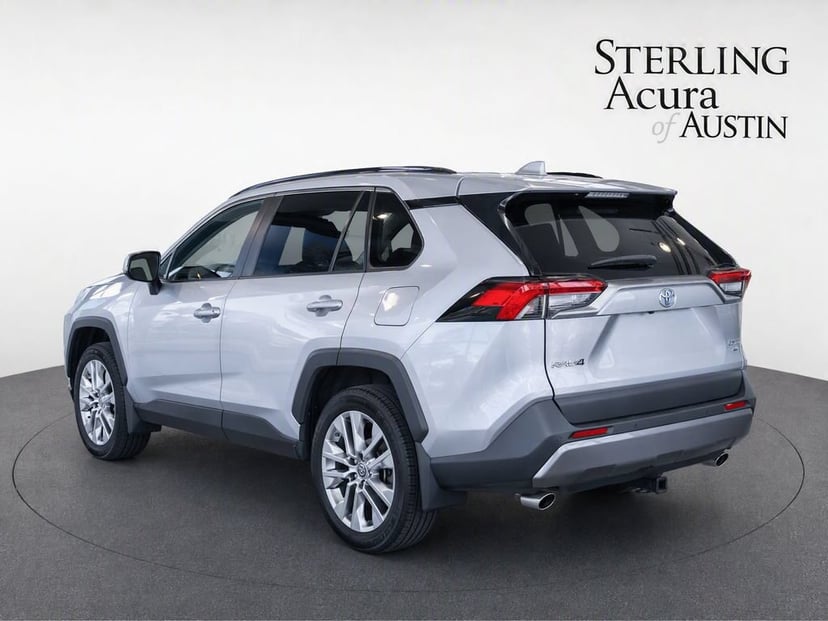 2019 Toyota RAV4 - Image 2