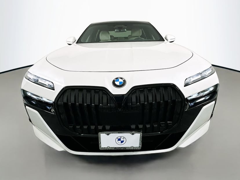 2024 BMW 7 Series - Image 2
