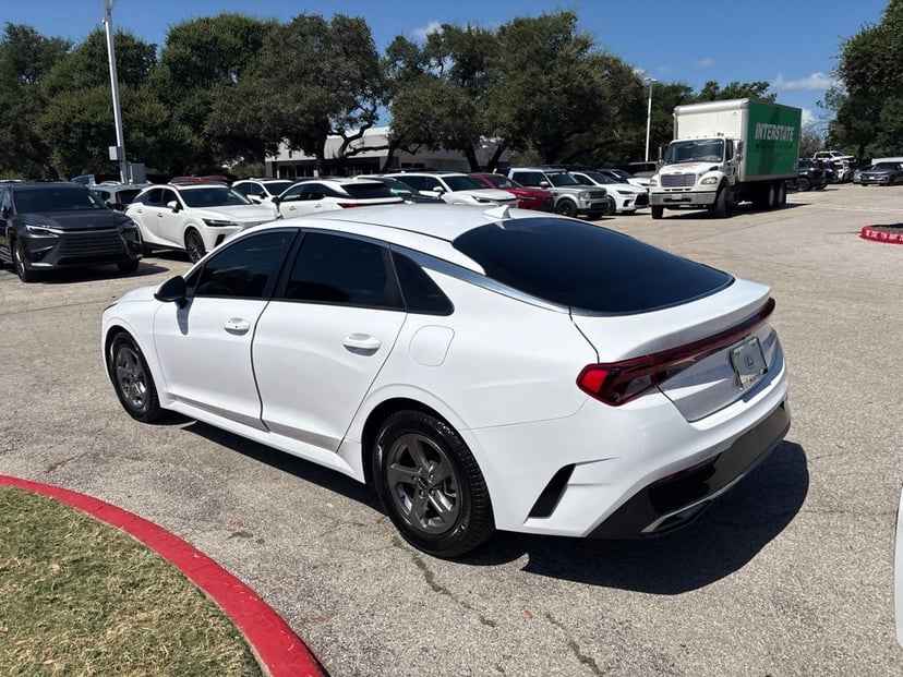 2023 Kia K5 - Image 3