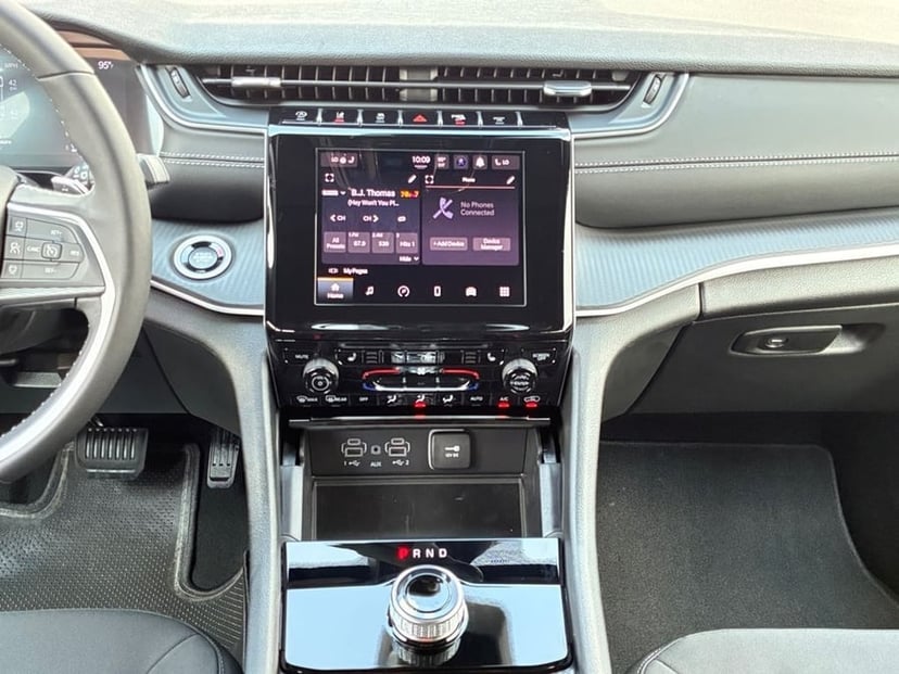 2026 Jeep Grand Cherokee L - Image 3