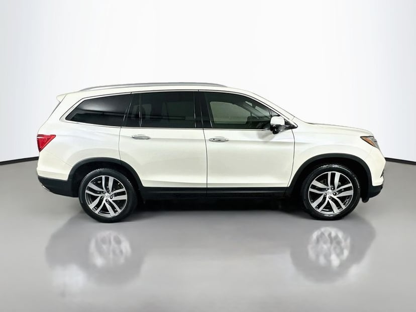 2017 Honda Pilot - Image 2