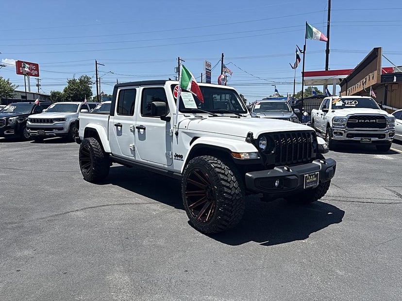 2021 Jeep Gladiator - Image 1