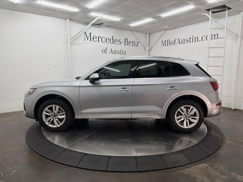 2024 Audi Q5 - Image 2