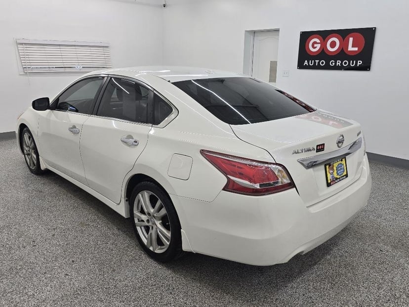 2013 Nissan Altima - Image 3