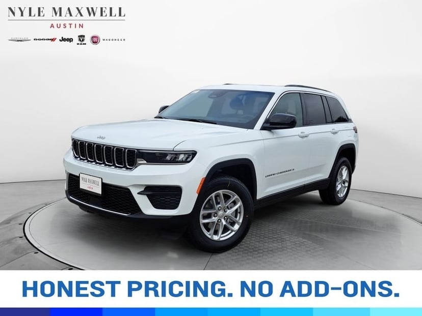 2025 Jeep Grand Cherokee Laredo X - Image 2