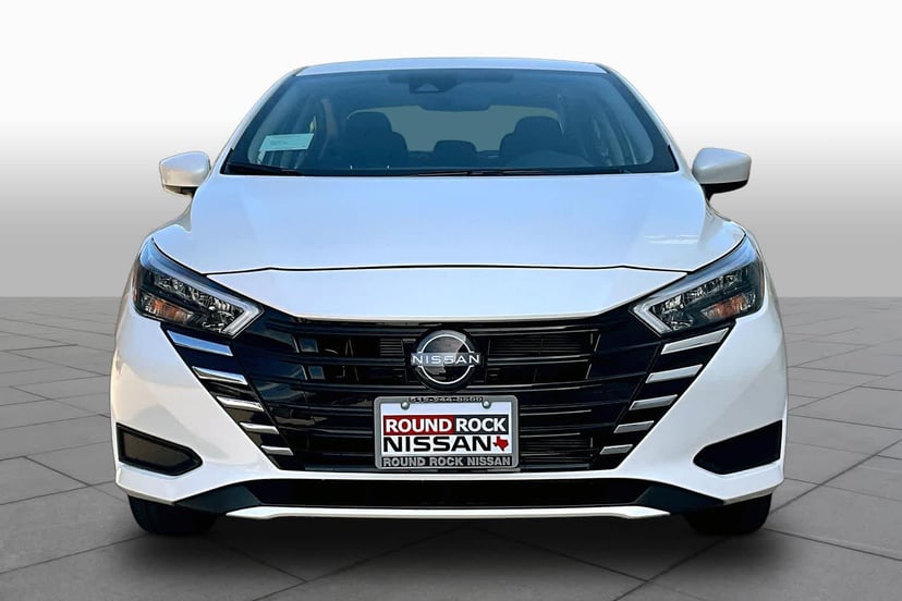2025 Nissan Versa - Image 2