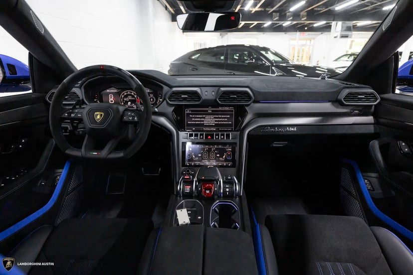 2024 Lamborghini URUS - Image 3