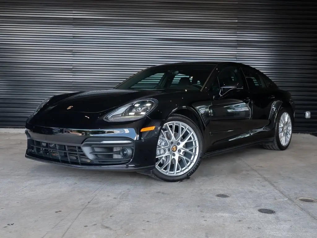 2023 Porsche Panamera - Image 1