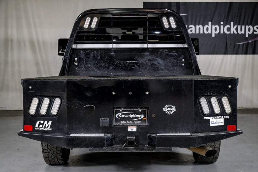 2023 GMC Sierra 2500HD - Image 2