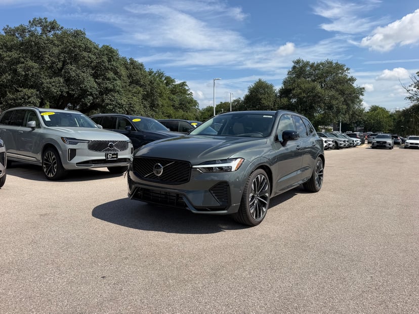 2026 Volvo XC60 - Image 1