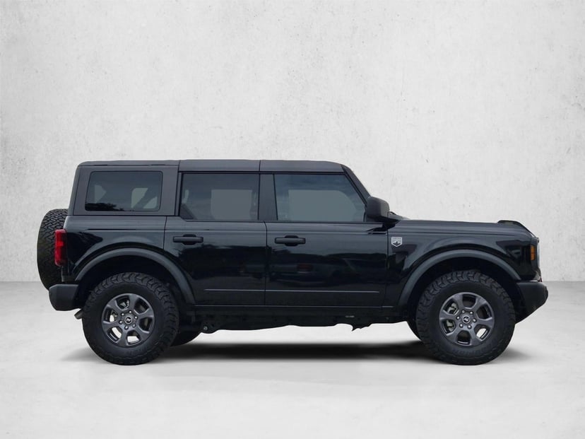 2025 Ford Bronco - Image 2