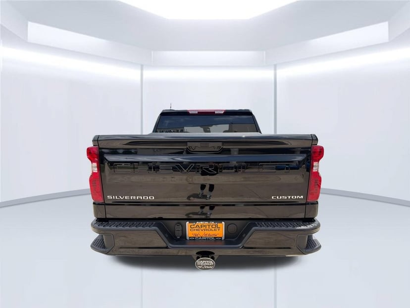 2026 Chevrolet Silverado 1500 - Image 2