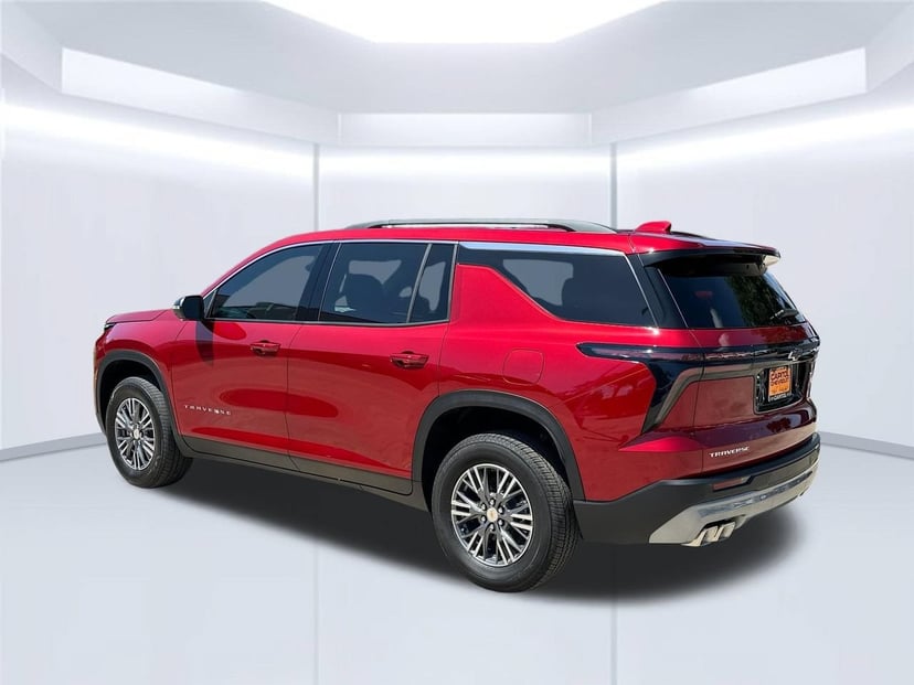 2026 Chevrolet Traverse - Image 2